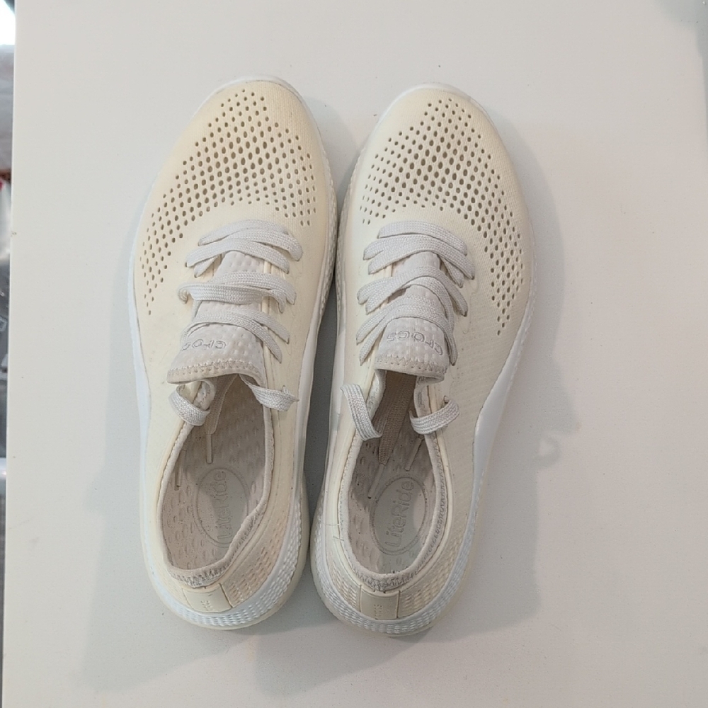Ecco Cream Knit Sneakers